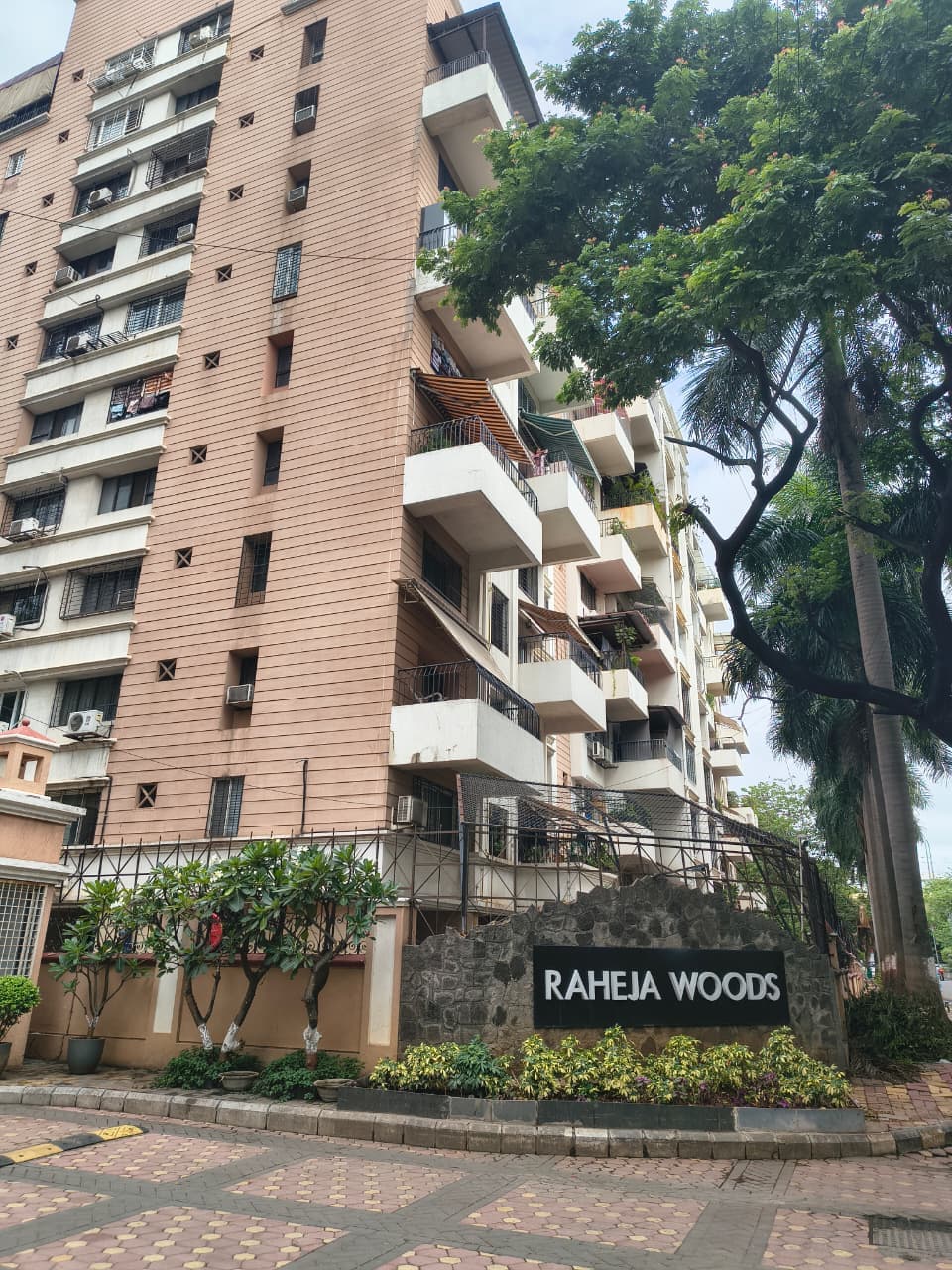 2 BHK Fully Furnished Flat for Sale in Raheja Woods